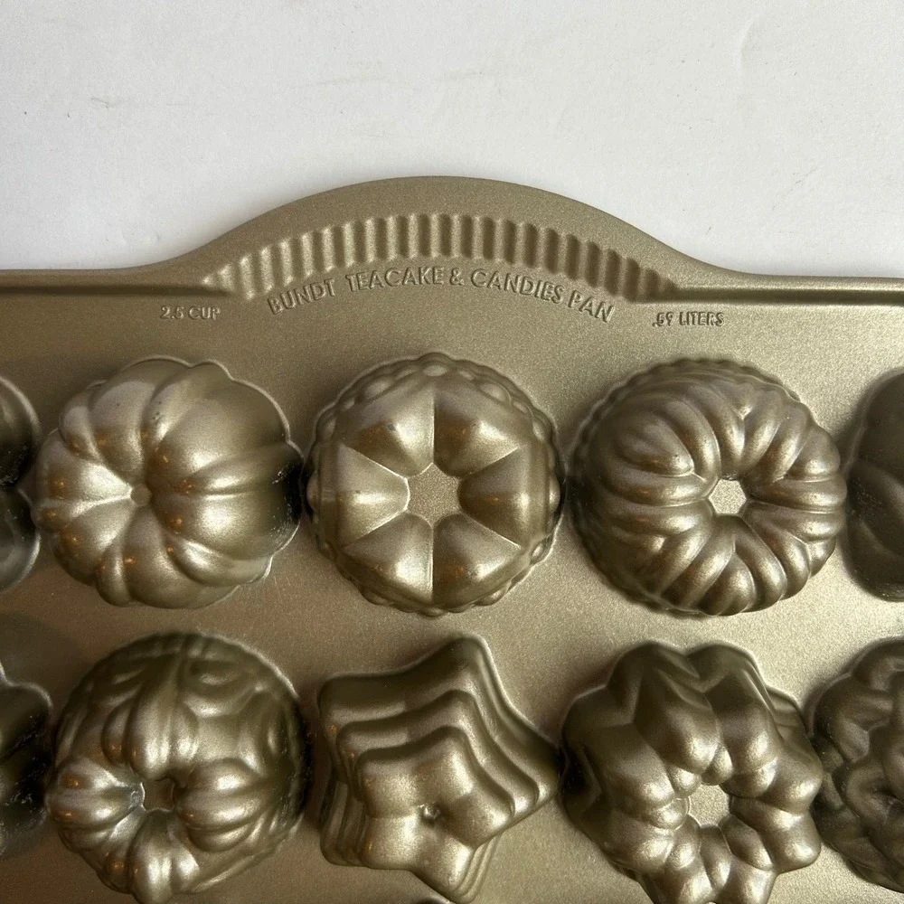 Nordic Ware Bundt Teacake & Candies Pan 30 Cavity Gold‎ Cast Aluminum 2.5 Cup